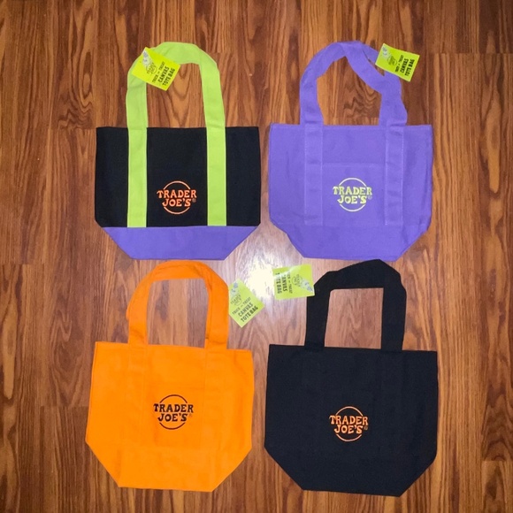 Set of 4 Limited Edition Trader Joe’s Trick or Treat Mini Canvas Tote Bags - Picture 1 of 7